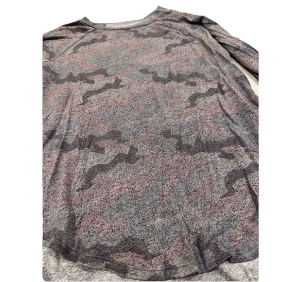 American Eagle Soft & Sexy Plush Long Sleeve T-Shirt Size Small - Picture 4 of 8